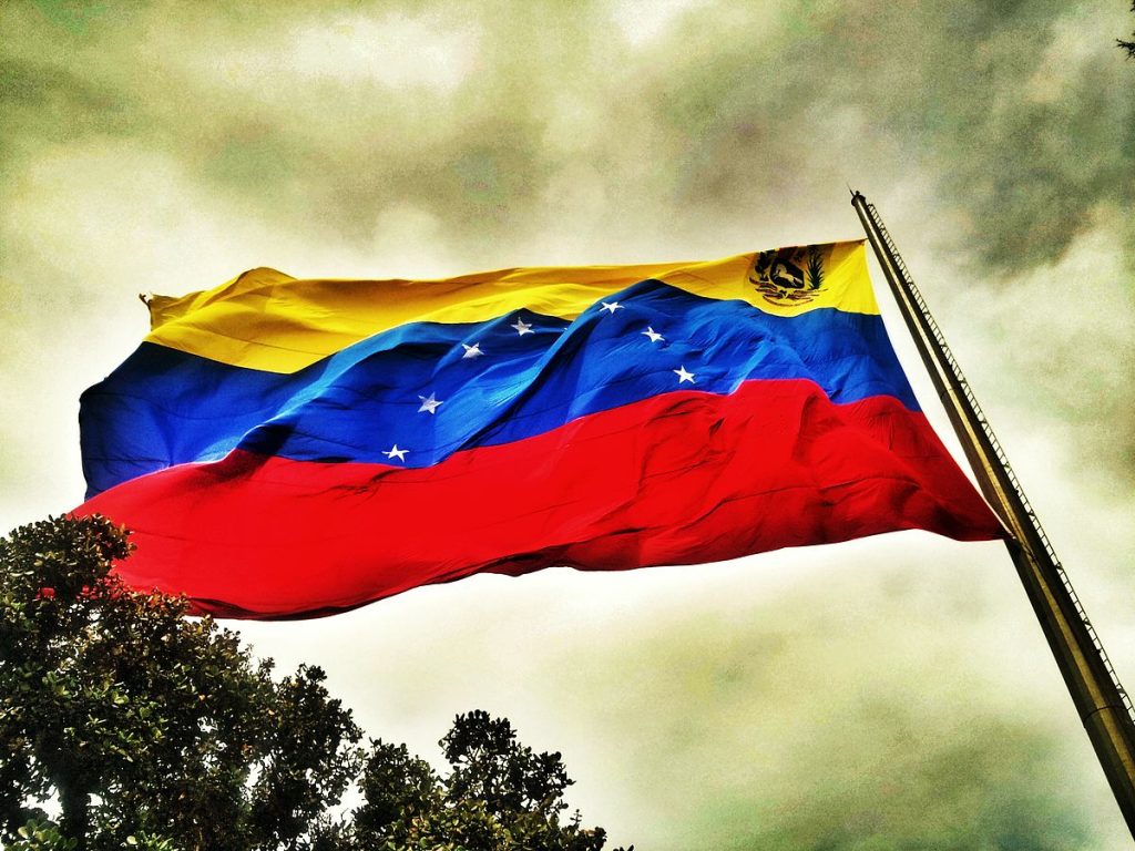 Bandera_de_Venezuela_en_el_Waraira_Repano by Jonathan Alvarez C